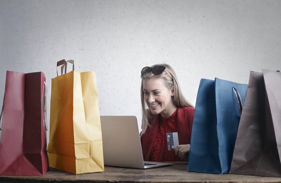 Image of a person earning money while shopping online